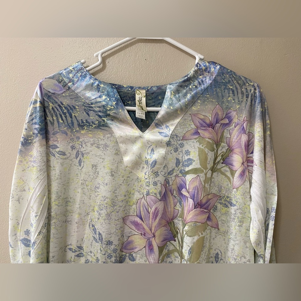 Boho womens large blouse floral lilac blue v-neck modest cottagecore - Picture 2 of 10